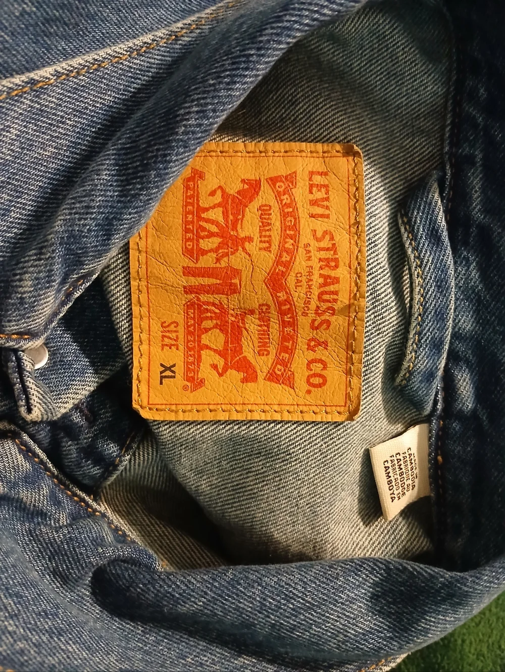 Levi's Classic Blue Denim Jacket - Men's Workwear - Picture 3 of 6
